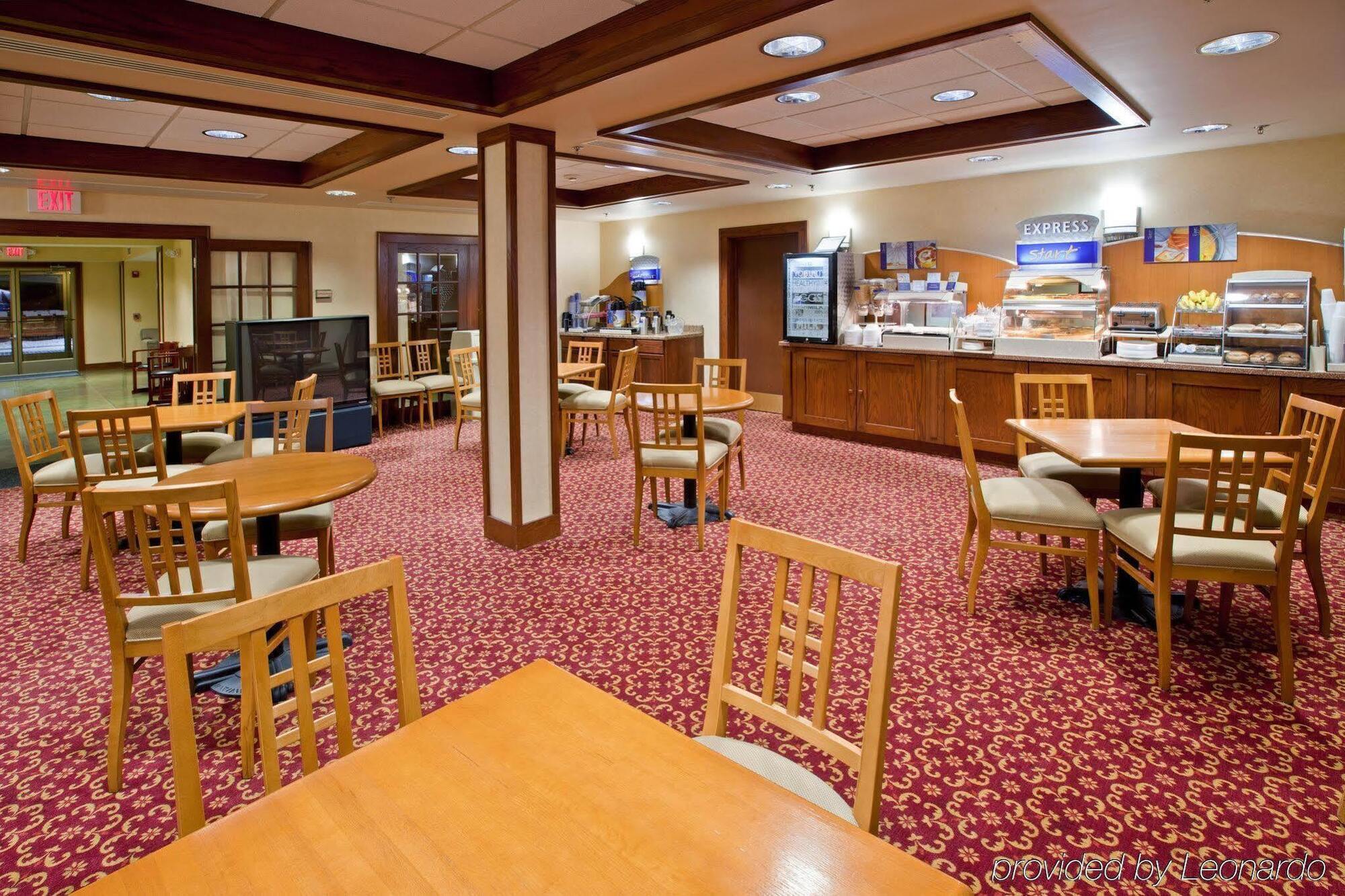 Holiday Inn Express Hotel & Suites Greenville By Ihg Exterior foto