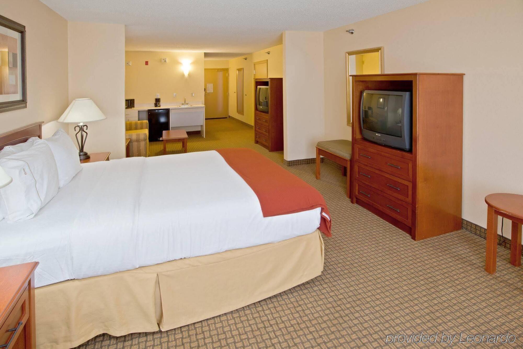 Holiday Inn Express Hotel & Suites Greenville By Ihg Exterior foto